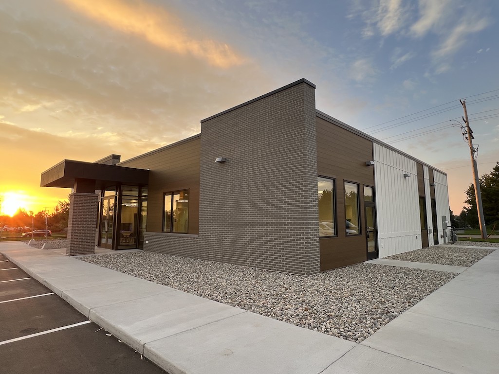 Venture Hills Dentist Office Exterior at Golden Hour